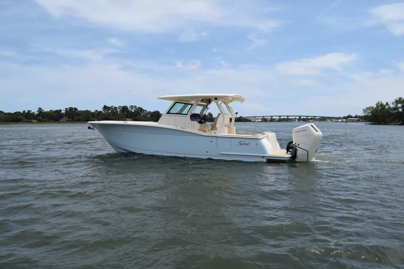 Slide: The Image of Scout 330 LXF 2026 - 40