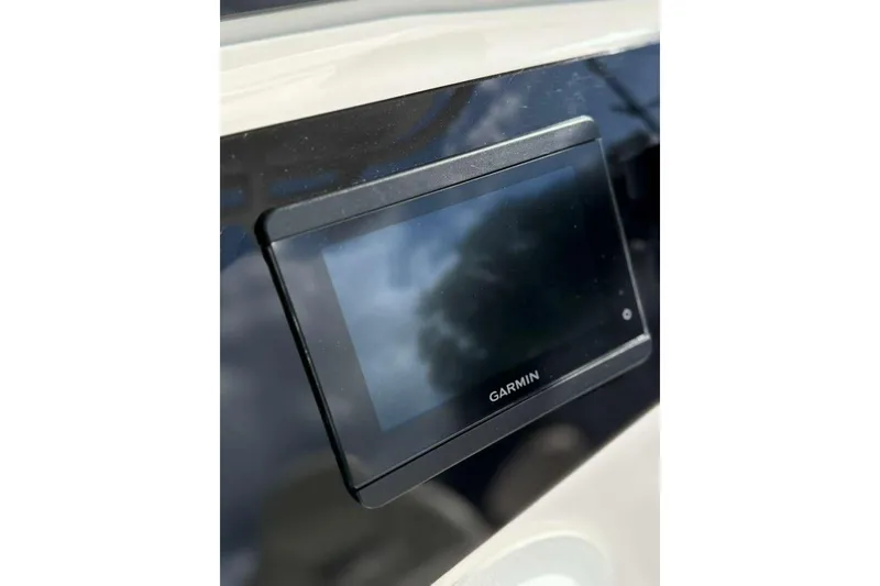 Slide: The Image of Garmin display on 2008 Hydra-Sports Vector 3500 VX boat dashboard. - 48