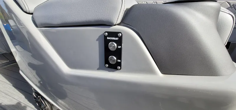 Slide: The Image of Manitou LX 27 SRW 2023 - 14