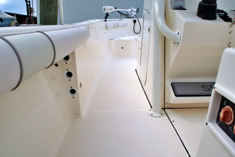 Slide: The Image of 2022 SEA BORN 26 LX - Image 34 - 34