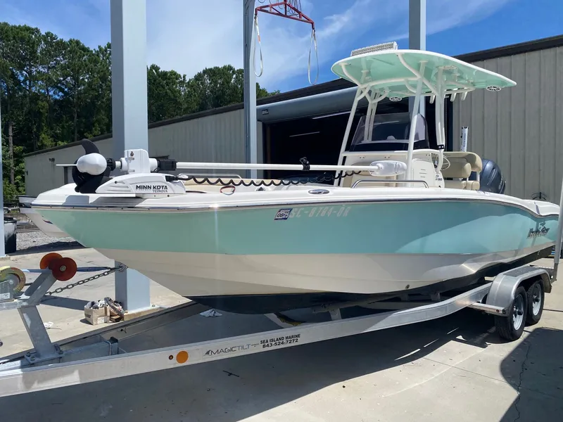 Slide: The Image of NauticStar 231 Hybrid 2021 - 12