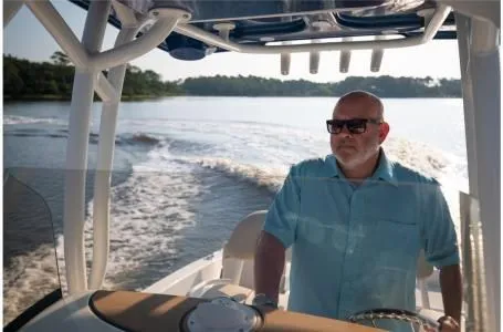 Slide: The Image of NauticStar 231 Hybrid 2021 - 14