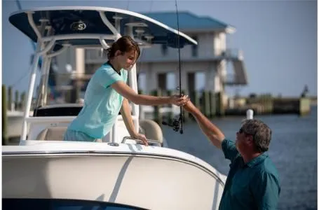 Slide: The Image of NauticStar 231 Hybrid 2021 - 15