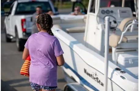 Slide: The Image of NauticStar 231 Hybrid 2021 - 18