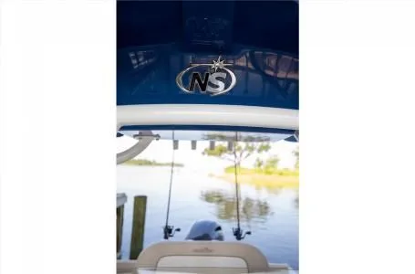 Slide: The Image of NauticStar 231 Hybrid 2021 - 20