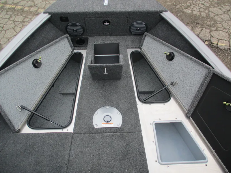 Slide: The Image of Lund 1775 Impact XS Sport 2026 - 9