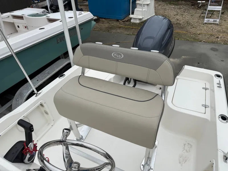 Slide: The Image of Key West 1720 Center Console 2022 - 4