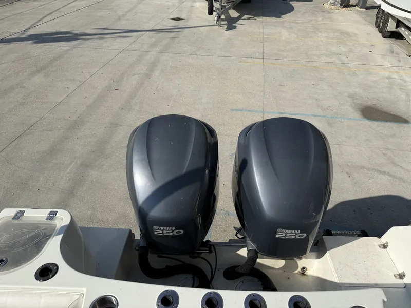 Slide: The Image of Sailfish 2660 CC 2007 - 8