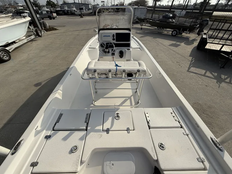 Slide: The Image of Blazer Bay 2200 2017 - 14