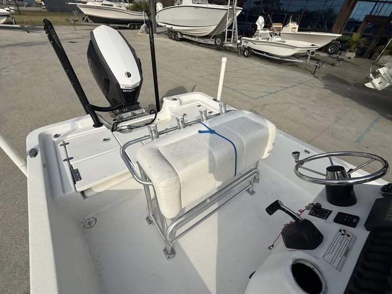 Slide: The Image of Blazer Bay 2200 2017 - 15