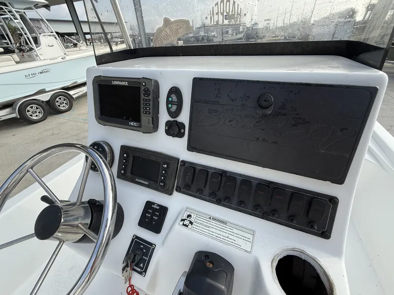 Slide: The Image of Blazer Bay 2200 2017 - 16