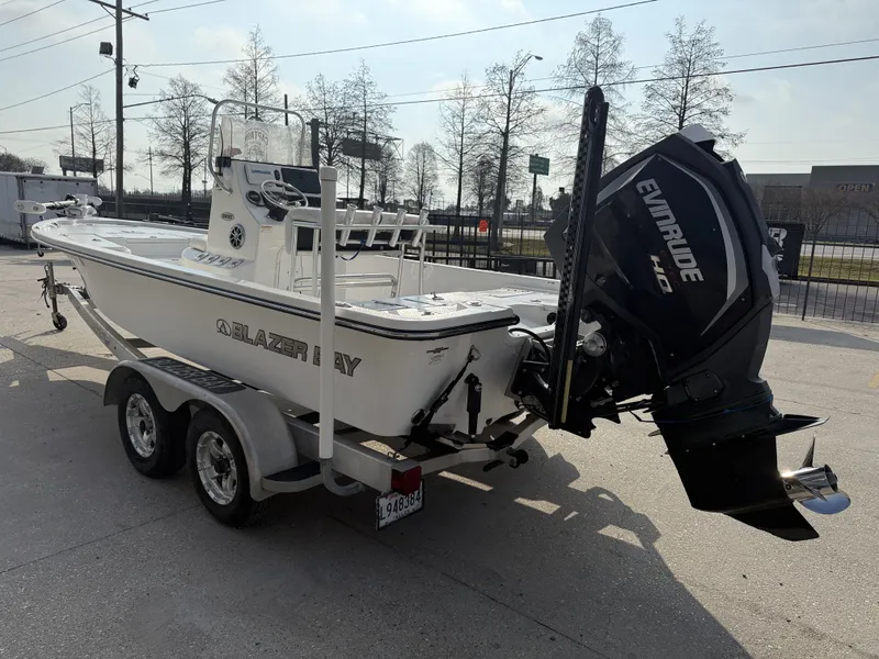 Slide: The Image of Blazer Bay 2200 2017 - 3