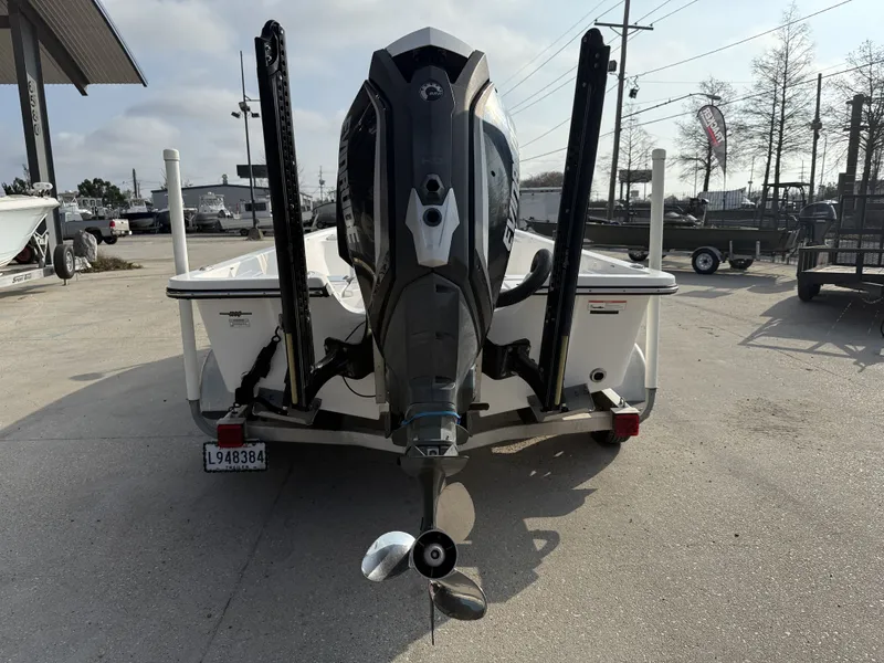 Slide: The Image of Blazer Bay 2200 2017 - 4