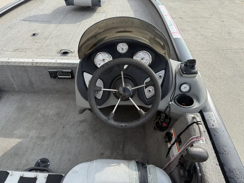 Slide: The Image of Tracker Pro Team 190 TX 2011 - 12