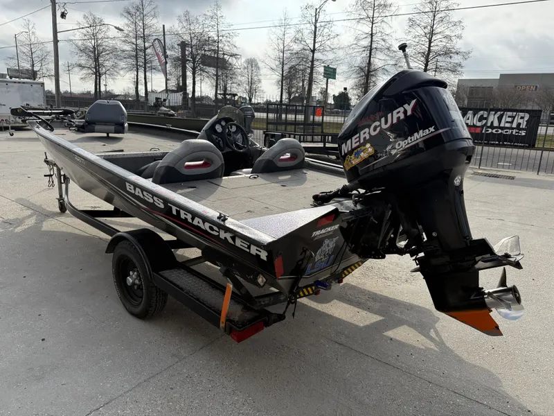 Slide: The Image of Tracker Pro Team 190 TX 2011 - 3