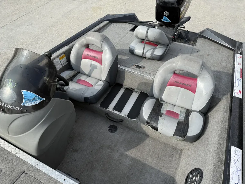 Slide: The Image of Tracker Pro Team 190 TX 2011 - 6