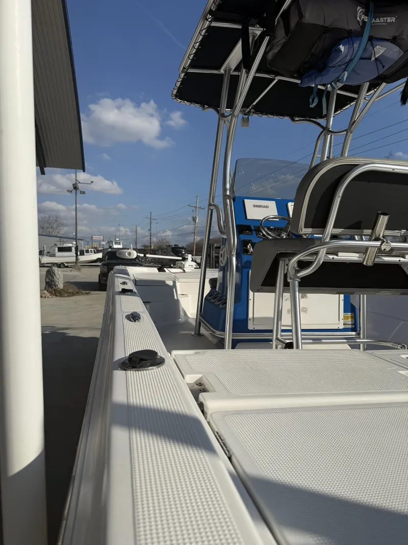 Slide: The Image of Aquasport 224 Bay 2020 - 12