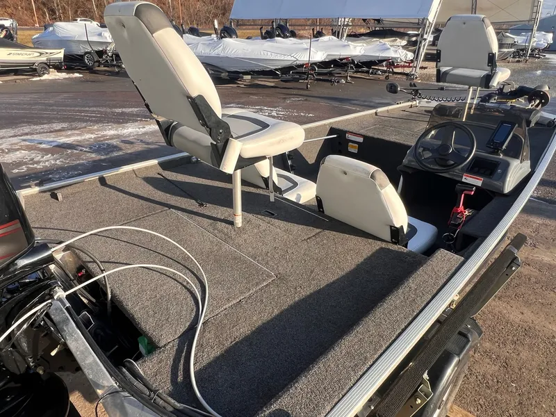 Slide: The Image of Crestliner 16 Storm 2013 - 11