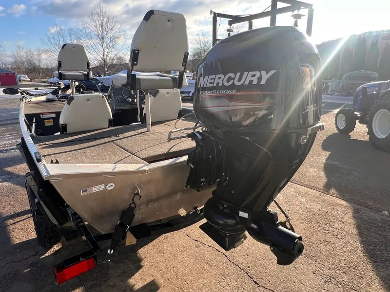 Slide: The Image of Crestliner 16 Storm 2013 - 12