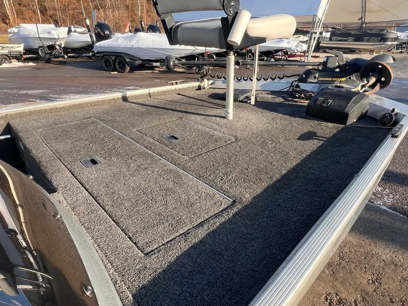 Slide: The Image of Crestliner 16 Storm 2013 - 13