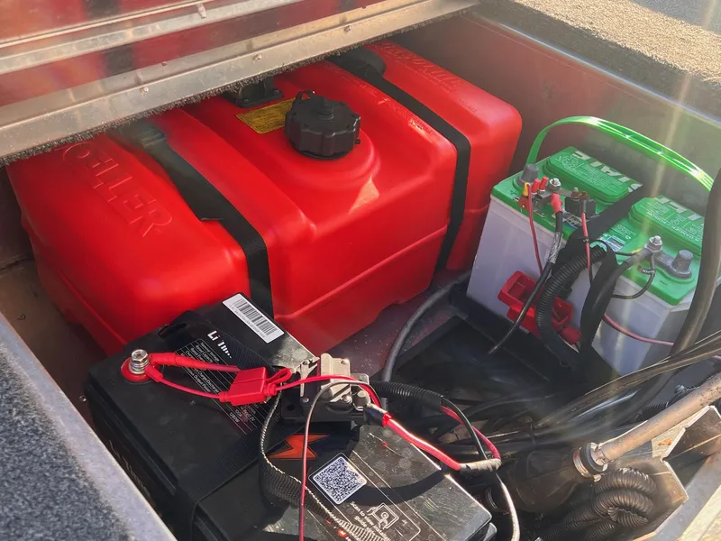 Slide: The Image of Crestliner 16 Storm 2013 - 18