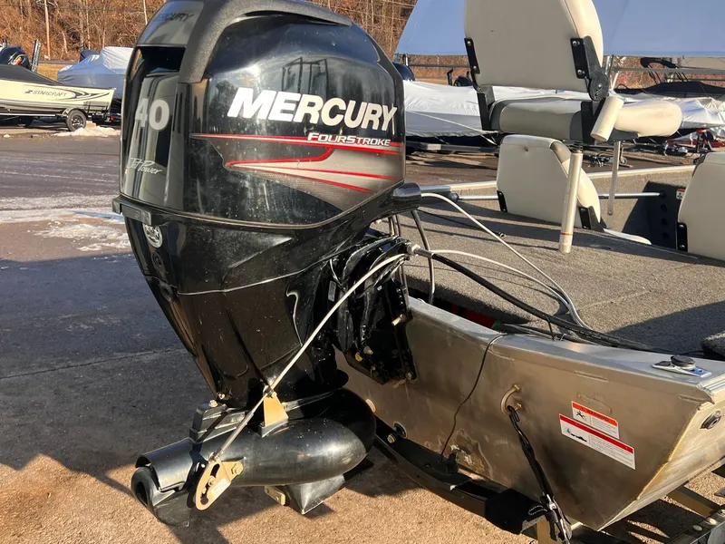 Slide: The Image of Crestliner 16 Storm 2013 - 23