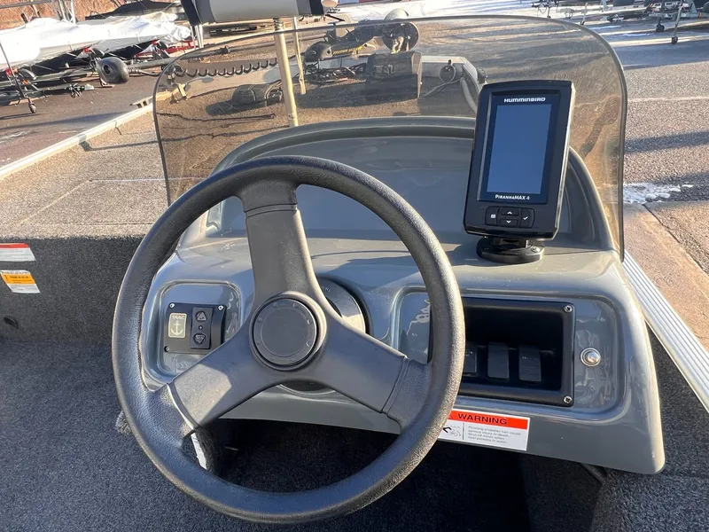 Slide: The Image of Crestliner 16 Storm 2013 - 6