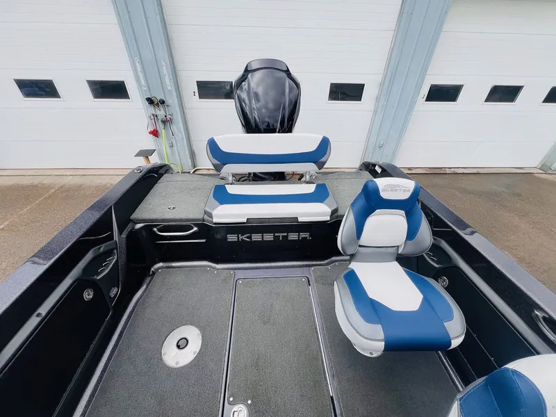 Slide: The Image of Skeeter WX2060 2020 - 11