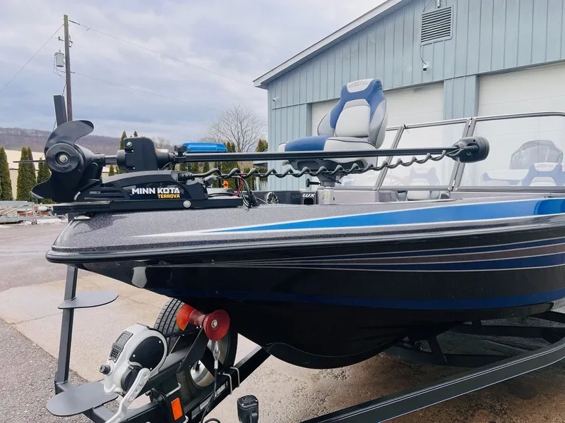 Slide: The Image of Skeeter WX2060 2020 - 12