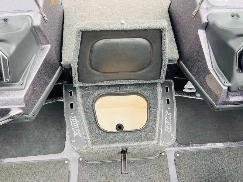 Slide: The Image of Skeeter WX2060 2020 - 14