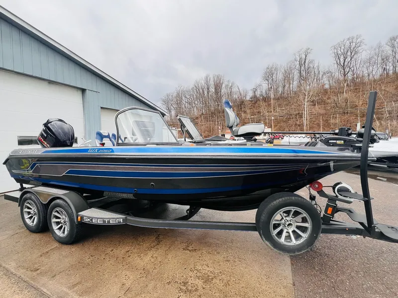 Slide: The Image of Skeeter WX2060 2020 - 15