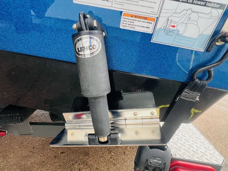 Slide: The Image of Skeeter WX2060 2020 - 17