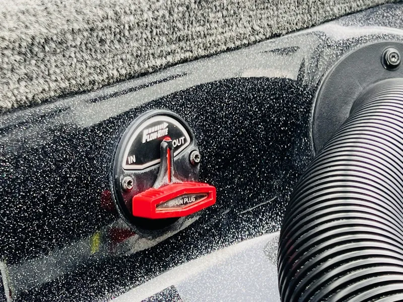 Slide: The Image of Skeeter WX2060 2020 - 2