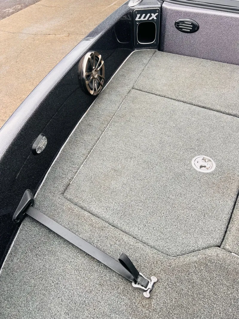 Slide: The Image of Skeeter WX2060 2020 - 20