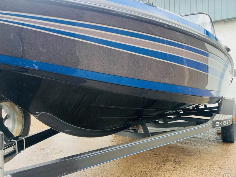 Slide: The Image of Skeeter WX2060 2020 - 25