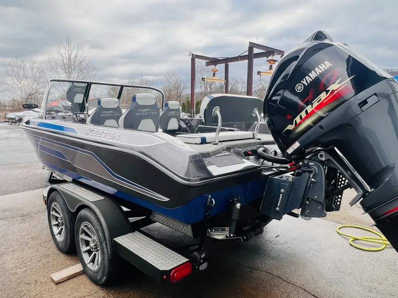 Slide: The Image of Skeeter WX2060 2020 - 29