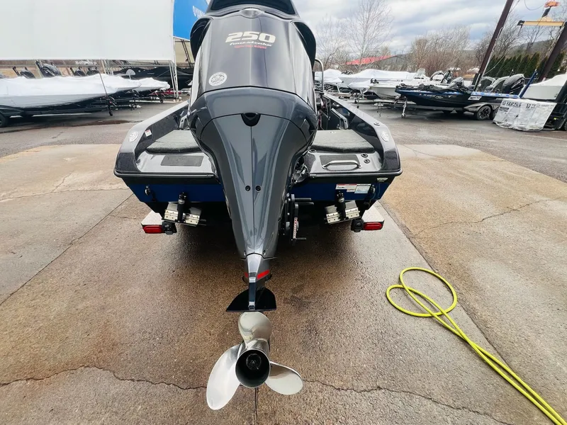 Slide: The Image of Skeeter WX2060 2020 - 31