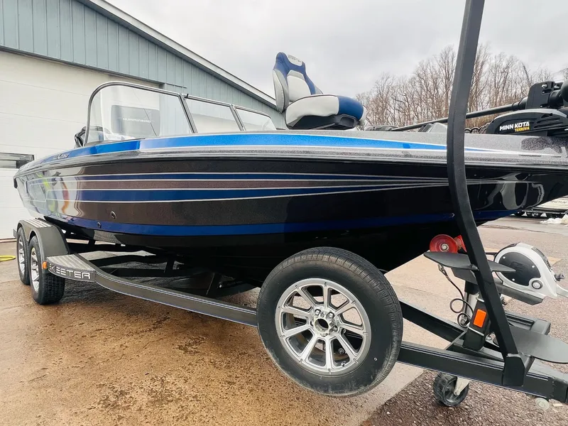 Slide: The Image of Skeeter WX2060 2020 - 40