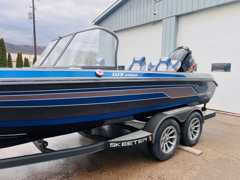 Slide: The Image of Skeeter WX2060 2020 - 42