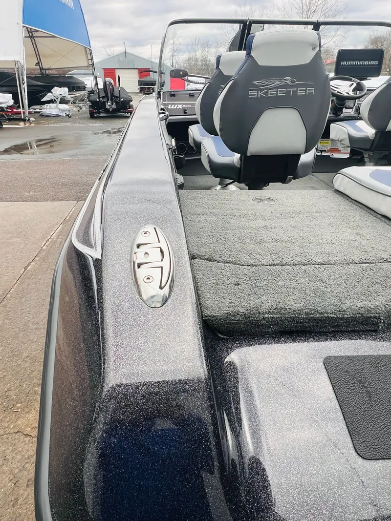 Slide: The Image of Skeeter WX2060 2020 - 49