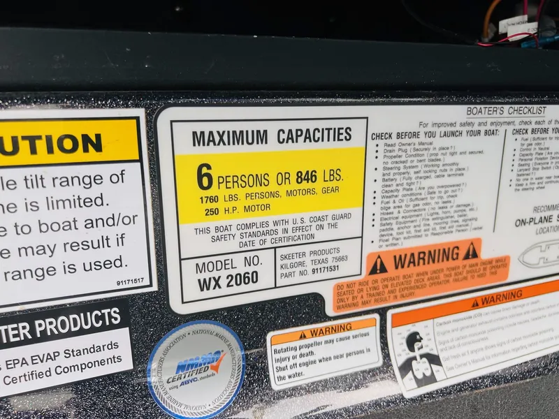 Slide: The Image of Skeeter WX2060 2020 - 6