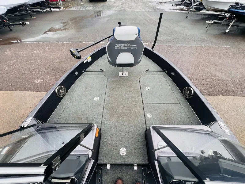 Slide: The Image of Skeeter WX2060 2020 - 7