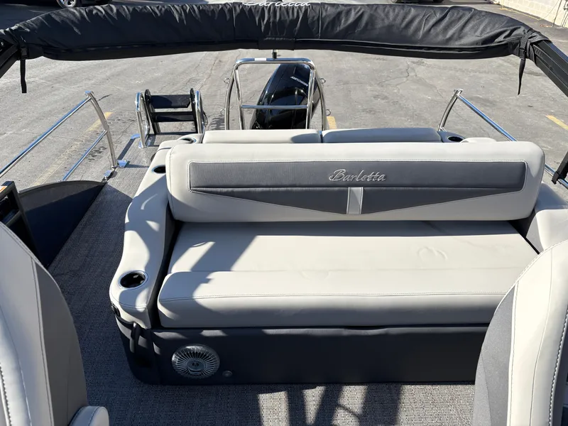 Slide: The Image of Barletta Cabrio 22UC 2025 - 13