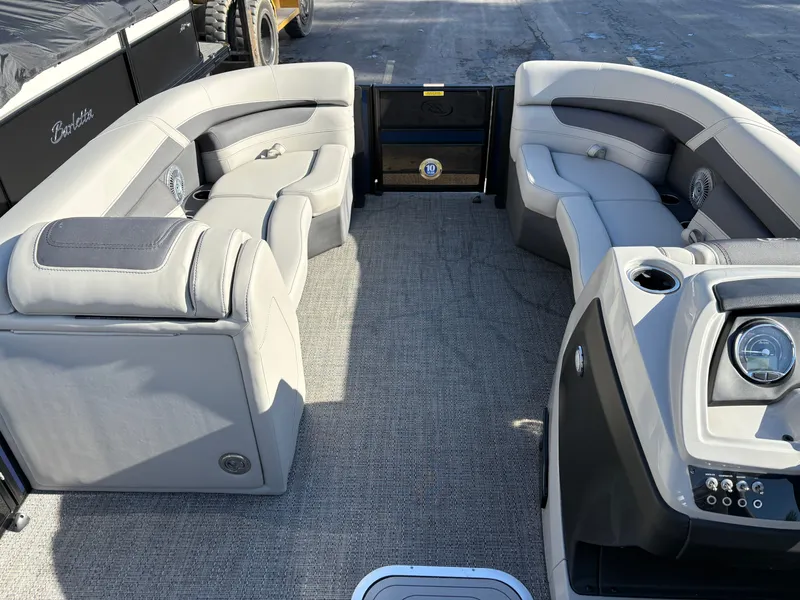 Slide: The Image of Barletta Cabrio 22UC 2025 - 14