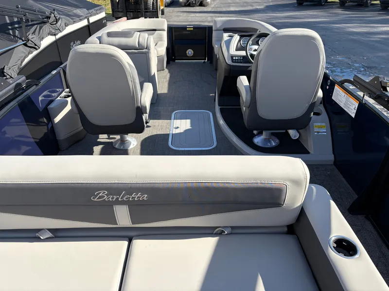 Slide: The Image of Barletta Cabrio 22UC 2025 - 8