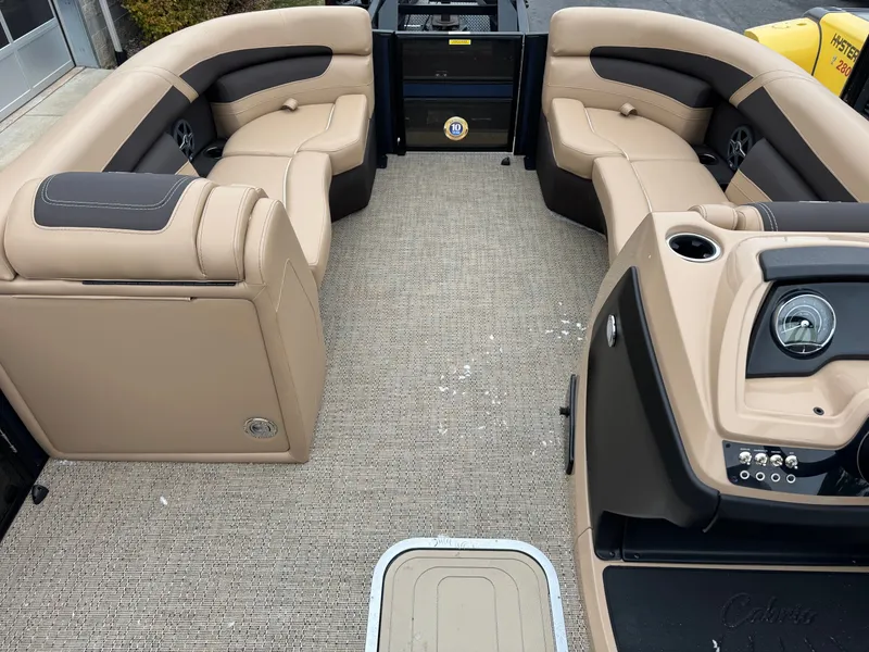 Slide: The Image of Barletta Cabrio 22UC 2025 - 11