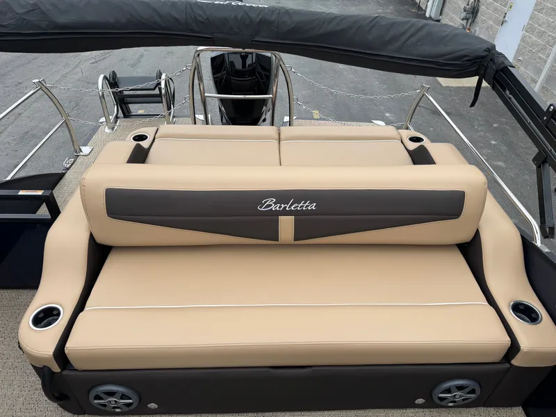 Slide: The Image of Barletta Cabrio 22UC 2025 - 7