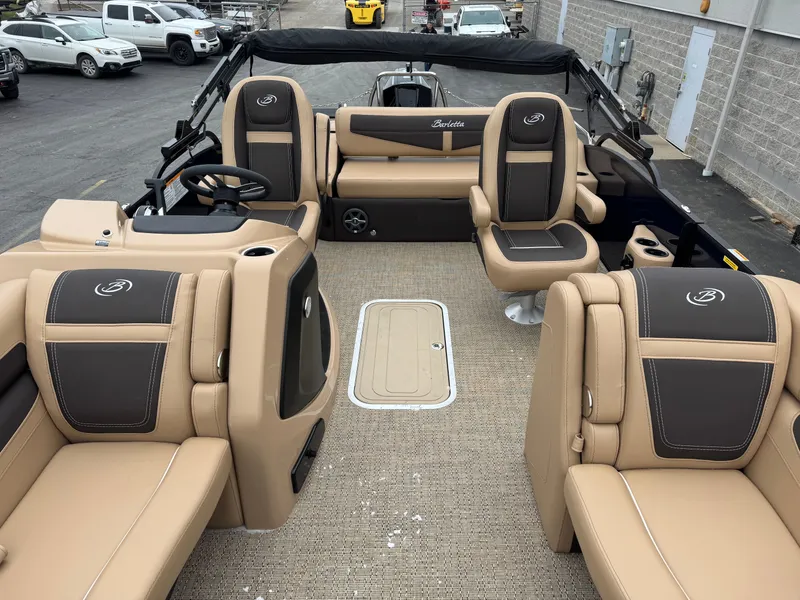 Slide: The Image of Barletta Cabrio 22UC 2025 - 8