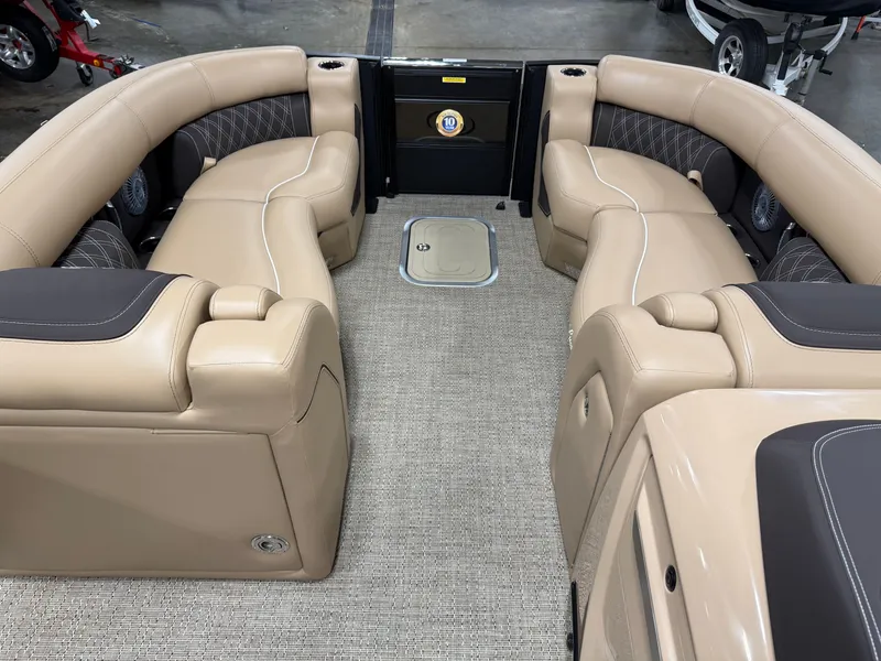 Slide: The Image of Barletta Lusso 23UC 2025 - 15