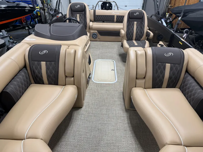 Slide: The Image of Barletta Lusso 23UC 2025 - 16